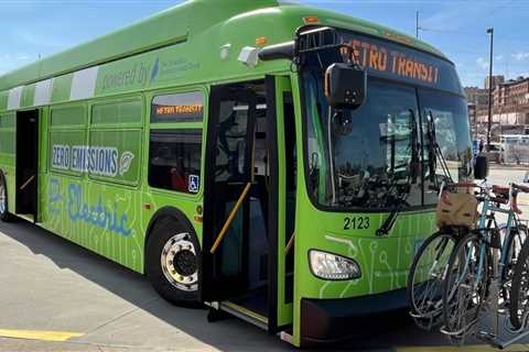 Metro Transit’s electric buses to hit Omaha streets Tuesday