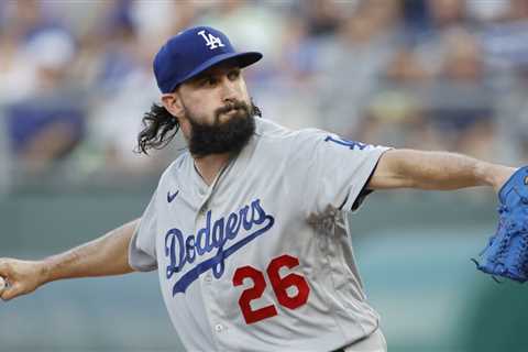 Tony Gonsolin flirts with perfection as Dodgers turn winning streak up to 11