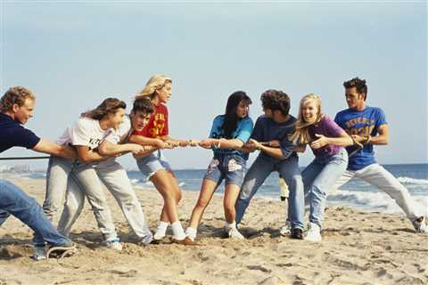 These Beverly Hills, 90210 Stars Got Into a Fist Fight on Set