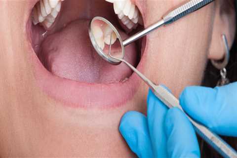 What are the signs of good oral health?