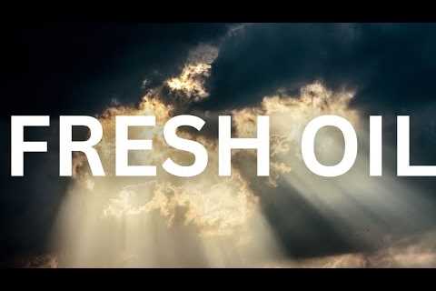 Experience the Power of God''s Presence Live: Join Fresh Oil for a Life-Changing Devotional