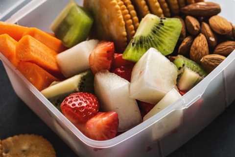 Healthy Snacking: How to Make Sure You're Not Eating Too Many Calories