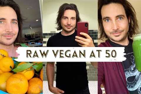 How A RAW FOOD DIET Completely Changed His Life (& can change yours too)