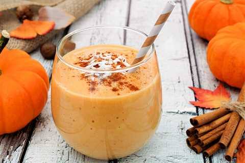 Shed Pounds This Fall with a Dietitian's Top Smoothie Recipe