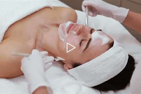How Does Microneedling Work For Wrinkles & Acne Scars? Zurich Doctors Explain
